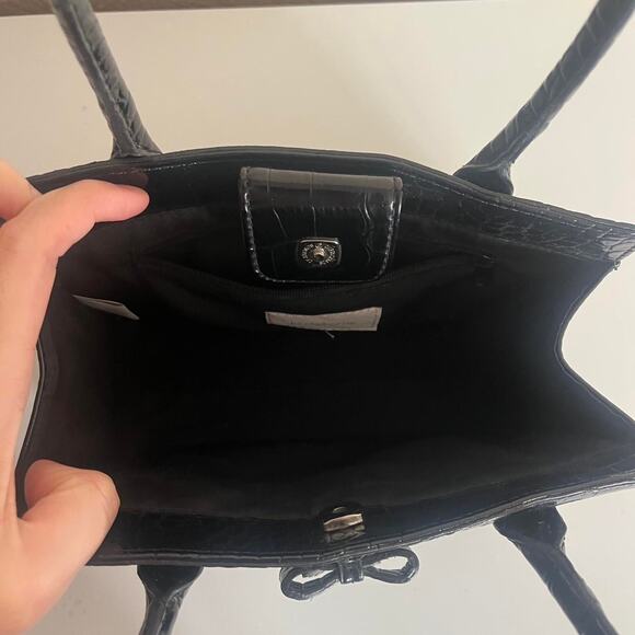 Liz Claiborne bow handbag this - Picture 4 of 5